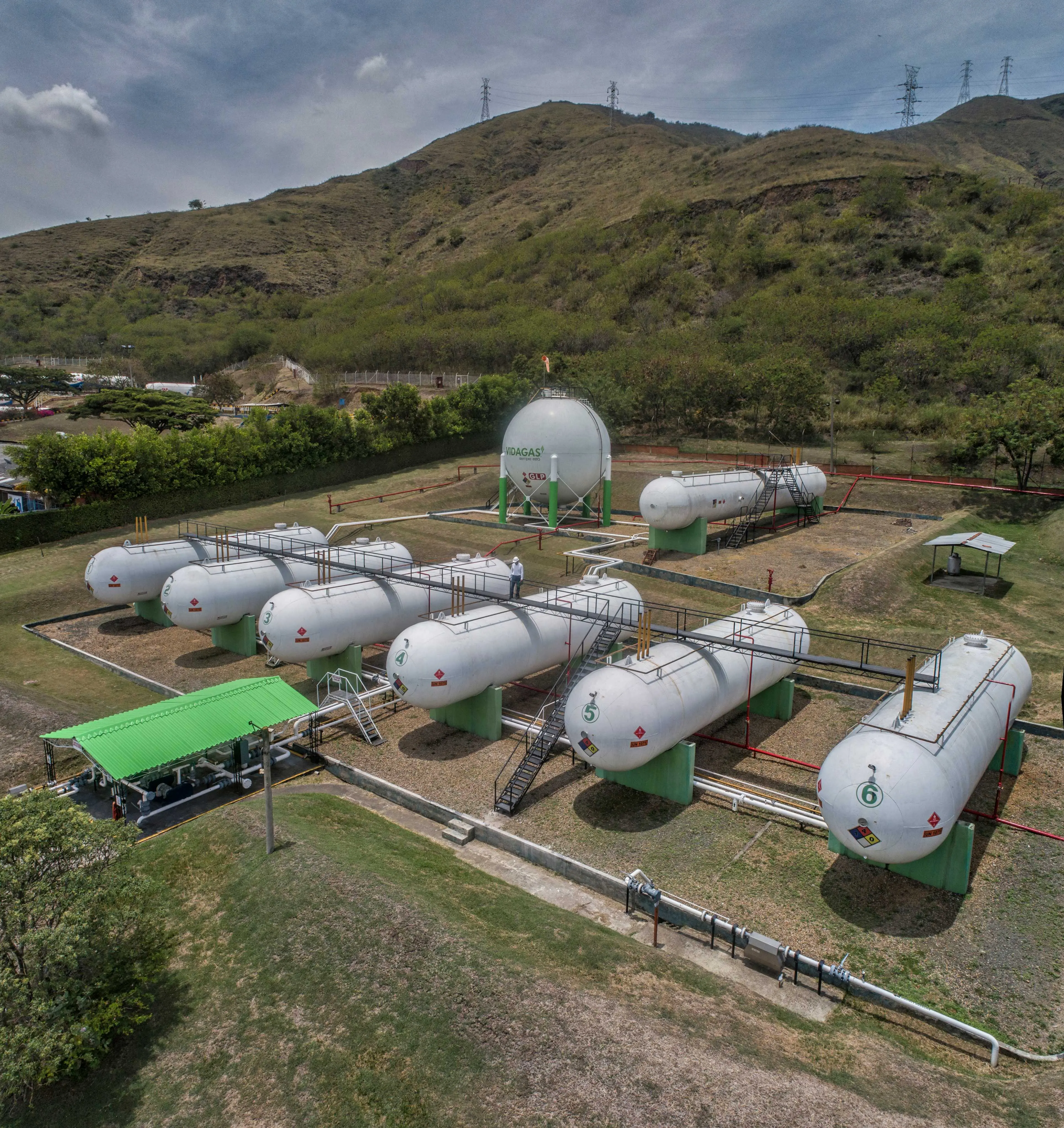 Aunque Gobierno Petro deja avance de Regasificadora del Pacífico en 80%; hay dudas por tiempo de arranque